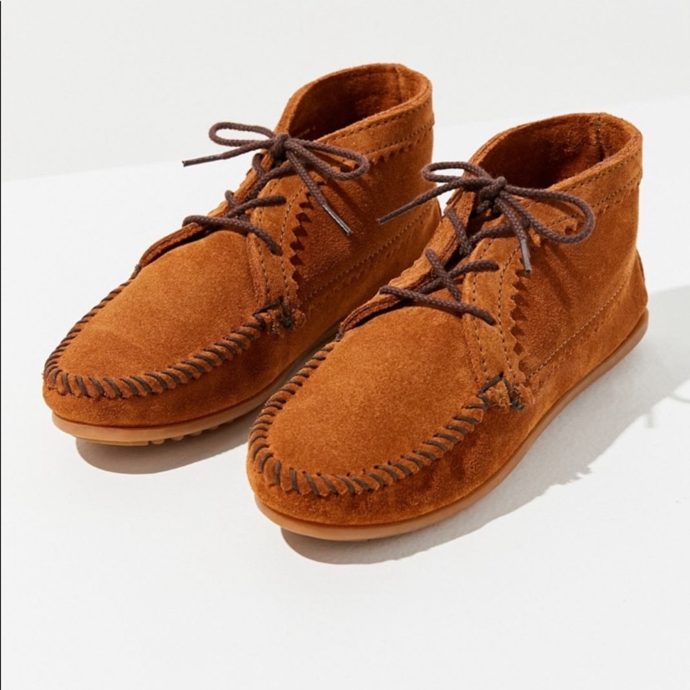 ⚠️Sold⚠️Minnetonka women’s boots